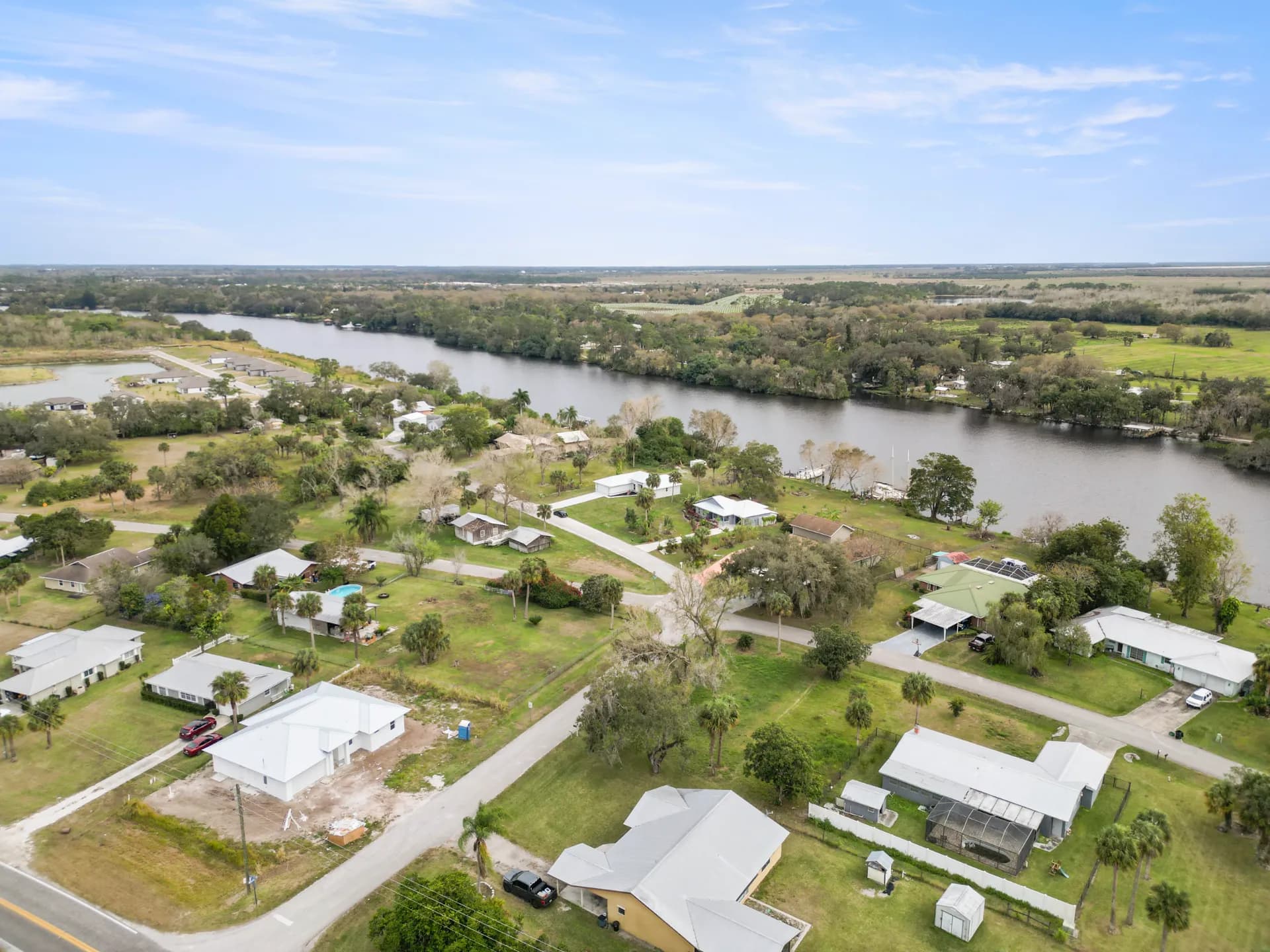 Vreeland roofing service, type metal color White.